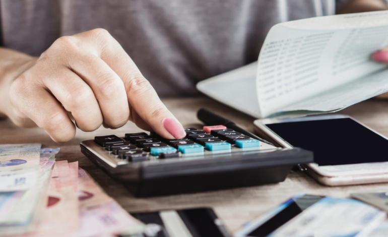  Money Management Tips for Students Abroad